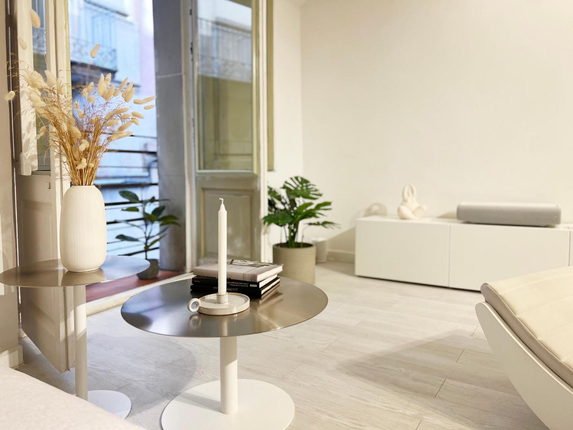 Apartment White *